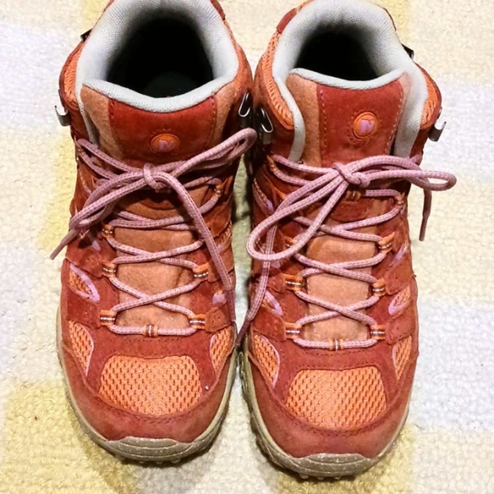 Merrell Outdoor Voices Moab 2 Mid /ankle boot Size 8 Women's